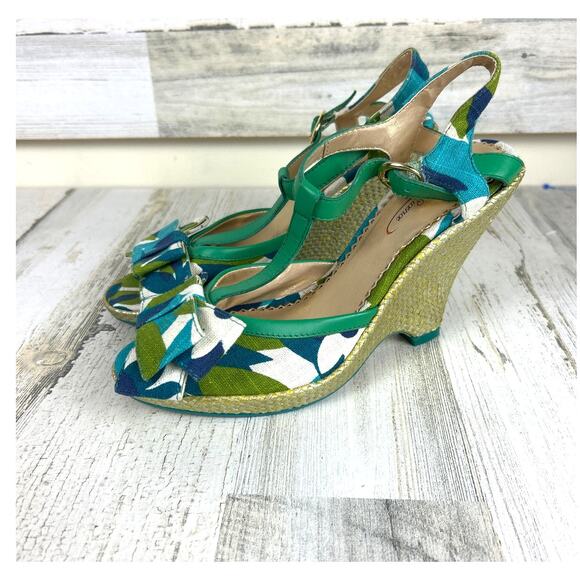 Poetic Licence Women’s 6.5 Green Floral Behave Yourself Heeled leather Sandals - Picture 1 of 7